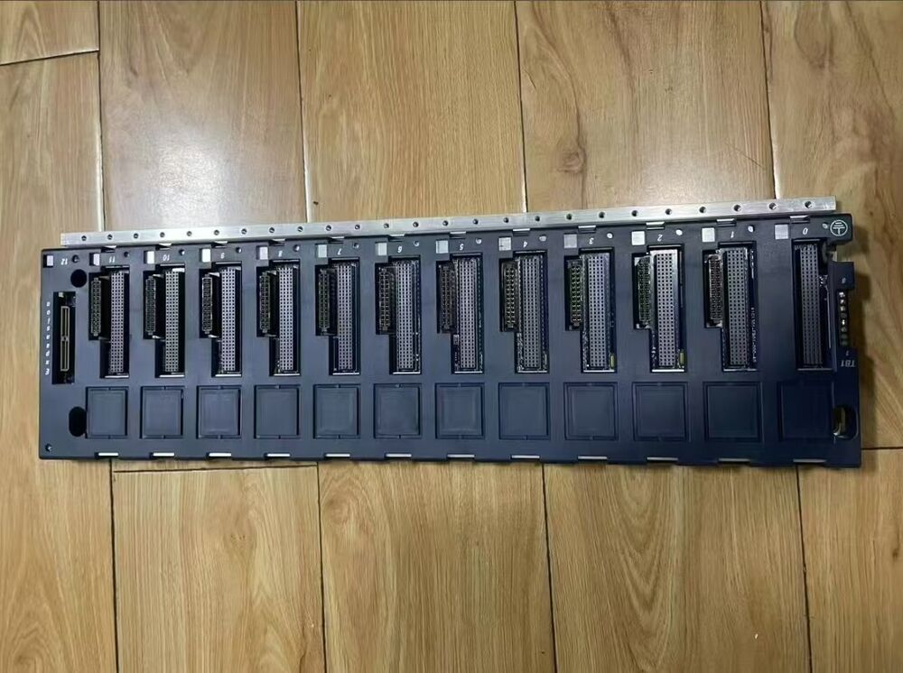 FANUC IC695CHS012 12-slot backplane. Industrial automation baseplate for RX3i series.