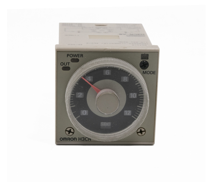 NEW IN BOX OMRON Timer H3CR-A8 H3CRA8 100-240VAC / 100-125VDC