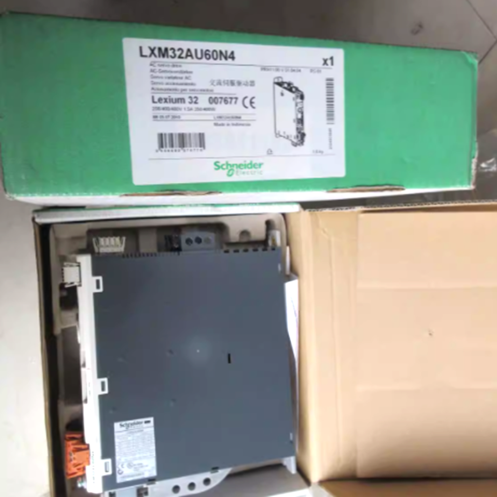 NEW SCHNEIDER LXM32AU60N4 Motion Servo Drive fedex