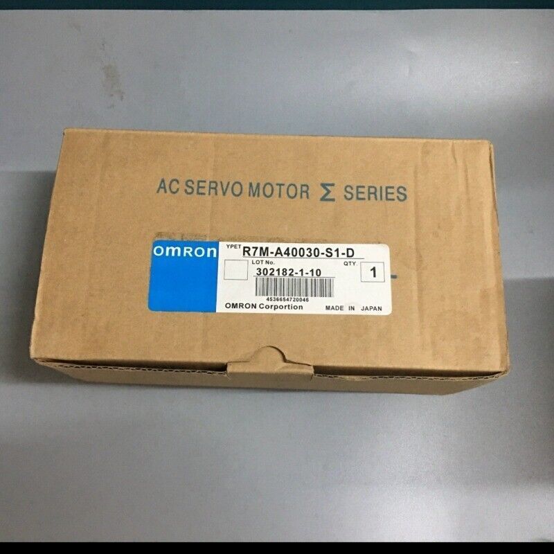 Omron R7M-A40030-S1-D AC Servo Motor in box, New in Box