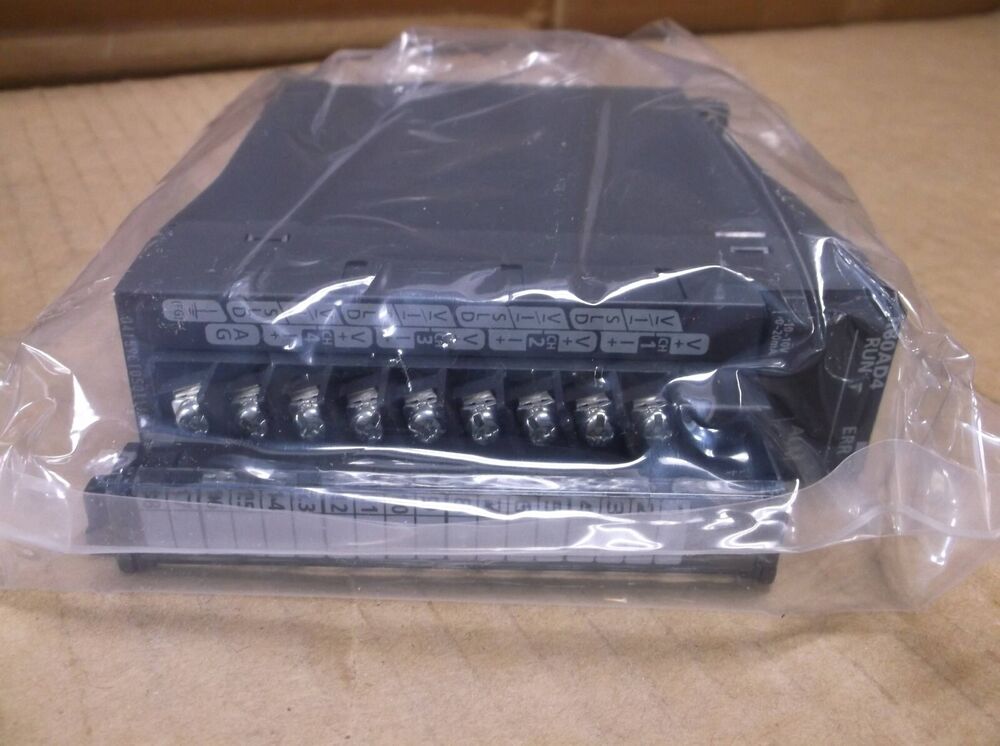 Mitsubishi R60AD4 PLC Module, black industrial automation part in packaging
