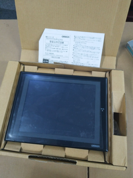 New In Box OMRON NS8-TV00B-ECV2 Touch Screen