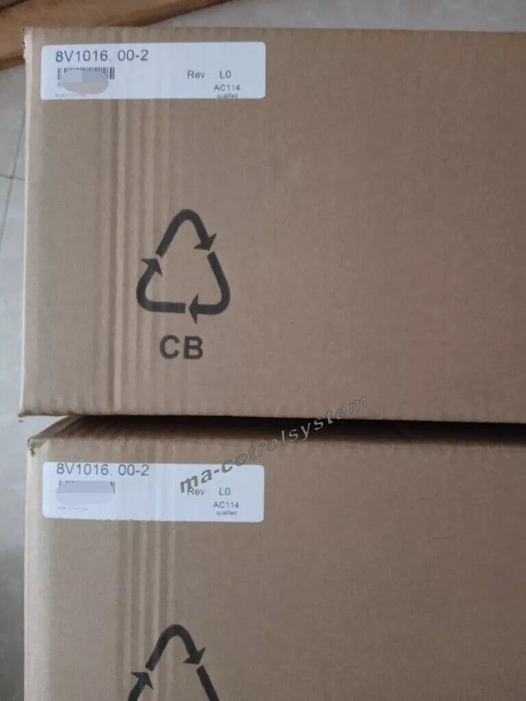 B&R 8V1016.00-2 Servo Motor boxes, packaging with labels and recycling symbol.