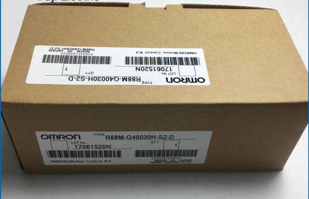 Omron R88M-G40030H-S2-D servo motor in its original packaging, showing product details like Lot No, Type, and Quantity.