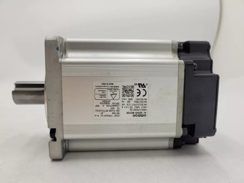 Omron R88M-K75030T-S2 Servo Motor New One Expedited Shipping R88MK75030TS2