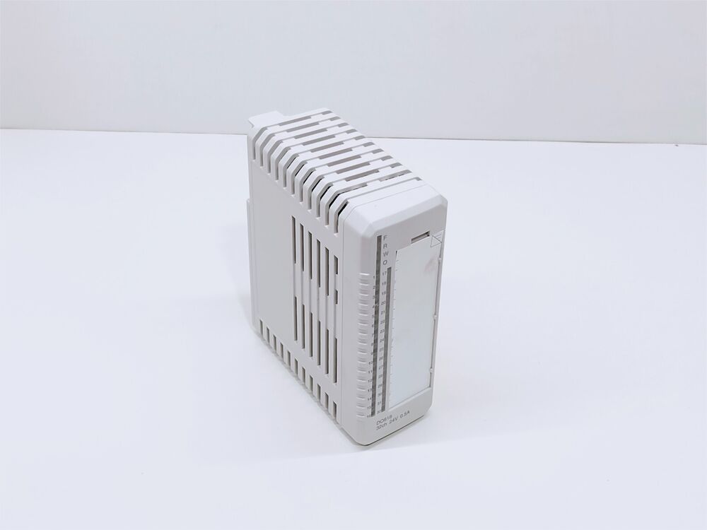 ABB DO818 digital output module, white plastic enclosure.  PLC automation component.  3BSE069053R1.
