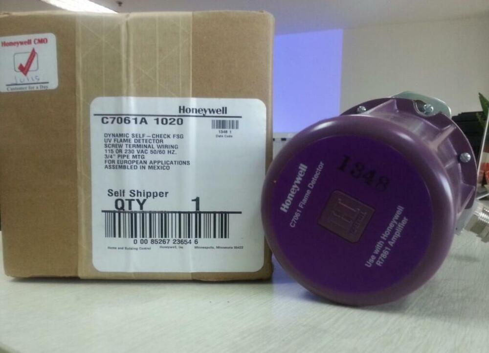 Honeywell C7061A1020 UV Flame Detector with box, product for industrial automation.