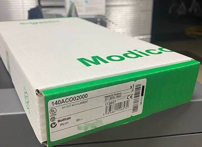 Schneider Electric 140ACO02000 PLC Module box, white and green, industrial automation part