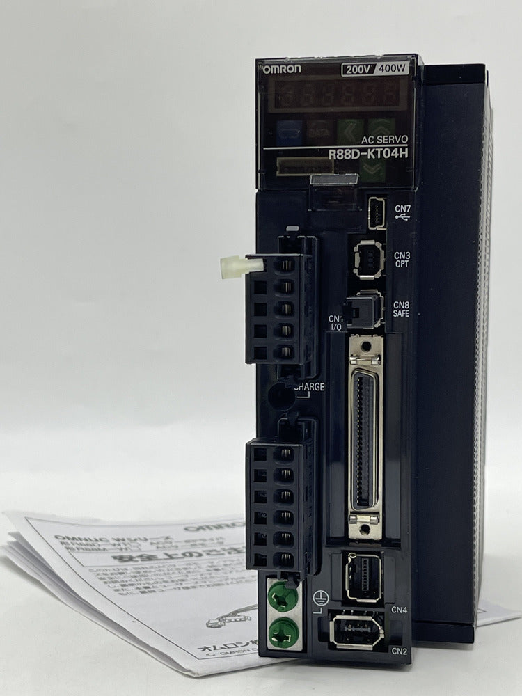 Omron R88D-KT04H AC Servo Drive, 200V 400W. New industrial automation part.