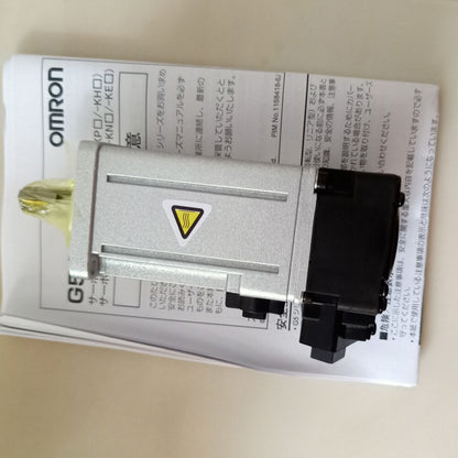 Omron R88M-K10030T-S2 Servo Motor with packaging, industrial automation part