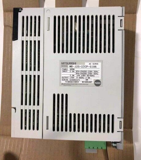Mitsubishi MR-J2S-200CP-S186 Servo Driver, gray with labels, AC Servo, New