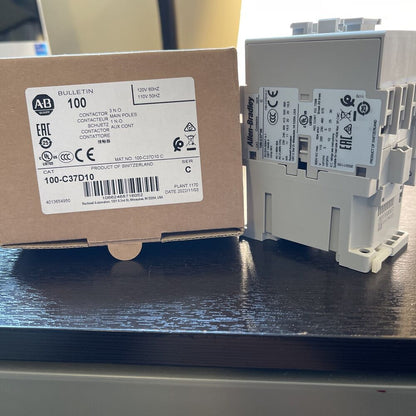 Allen Bradley 100-C37D10. CONTACTOR. 110-120VAC