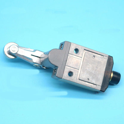 Omron D4CC-3024 Limit Switch sensor with lever arm. Industrial automation part. Fast Shipping.