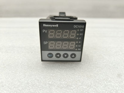 Honeywell DC1010CR-201000-E Digital Temperature Controller