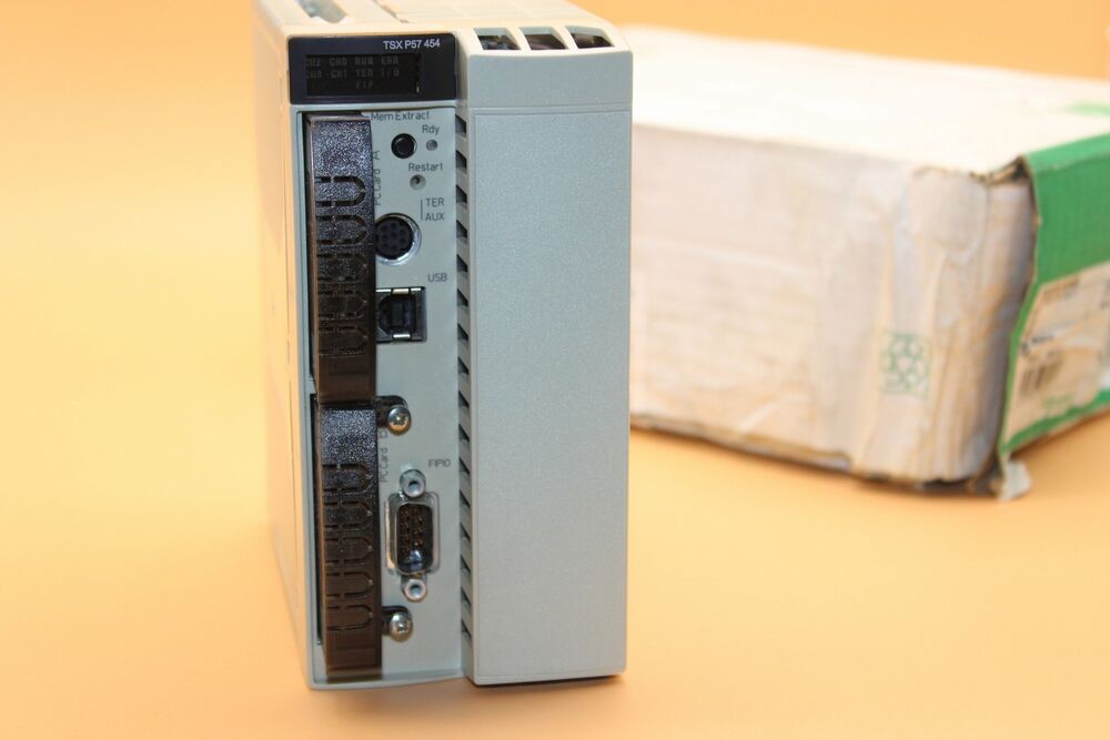 New | Schneider Electric | TSXP57454M | SCHNEIDER TSXP57454M PROCESS UNY 574X4