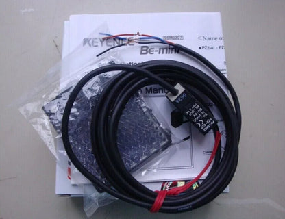 KEYENCE PZ2-62 Photoelectric Sensor Switch PZ262 New In Box One Free Shipping