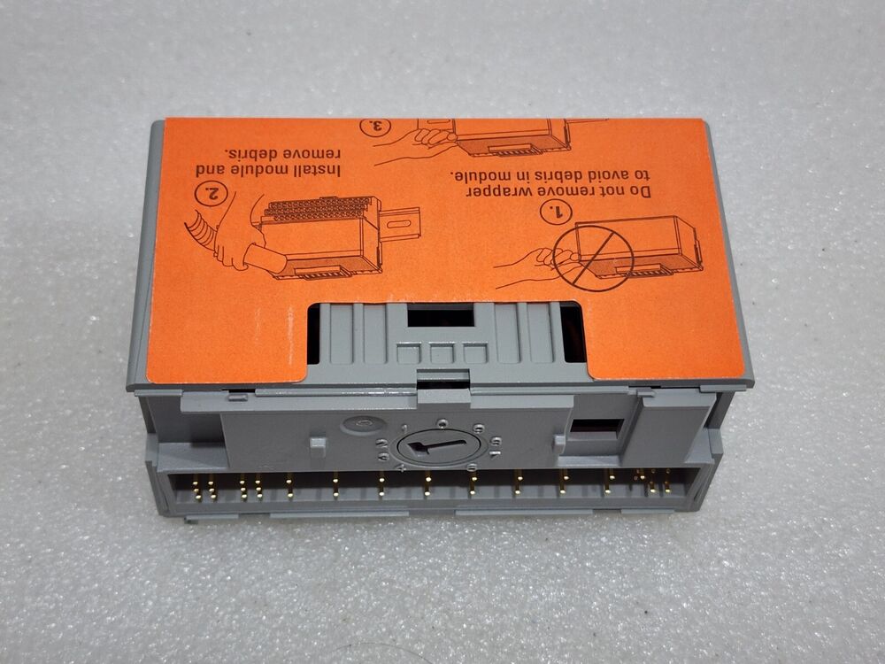 ALLEN BRADLEY CAT 1794-OA8I FLEX 8-POINT DIGITAL OUTPUT MODULE  !