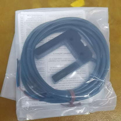 Omron E3Z-G62 Photoelectric Switch Sensor, new in package.