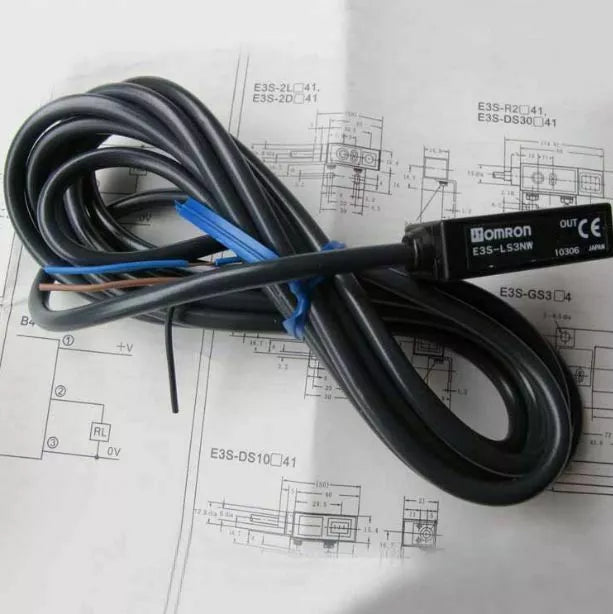 OMRON E3S-LS3NW photoelectric sensor with cable, industrial automation part