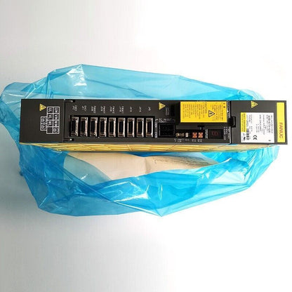 FANUC A06B-6079-H206 Servo Amplifier Module, New in box, detail of the product with labels, ready, alarm code and status