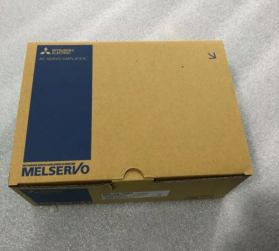Mitsubishi MR-J2S-700A-U052 Servo Drive packaging box, AC Servo Amplifier.
