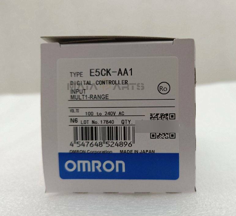 Omron E5CK-AA1 Digital Temperature Controller, 100-240V AC, NEW
