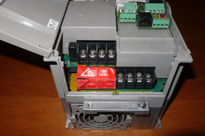 SCHNEIDER ELECTRIC ATV21HU30N4 ALTIVAR 21 TRIPHASE 380V 3kW SPEED DRIVE-