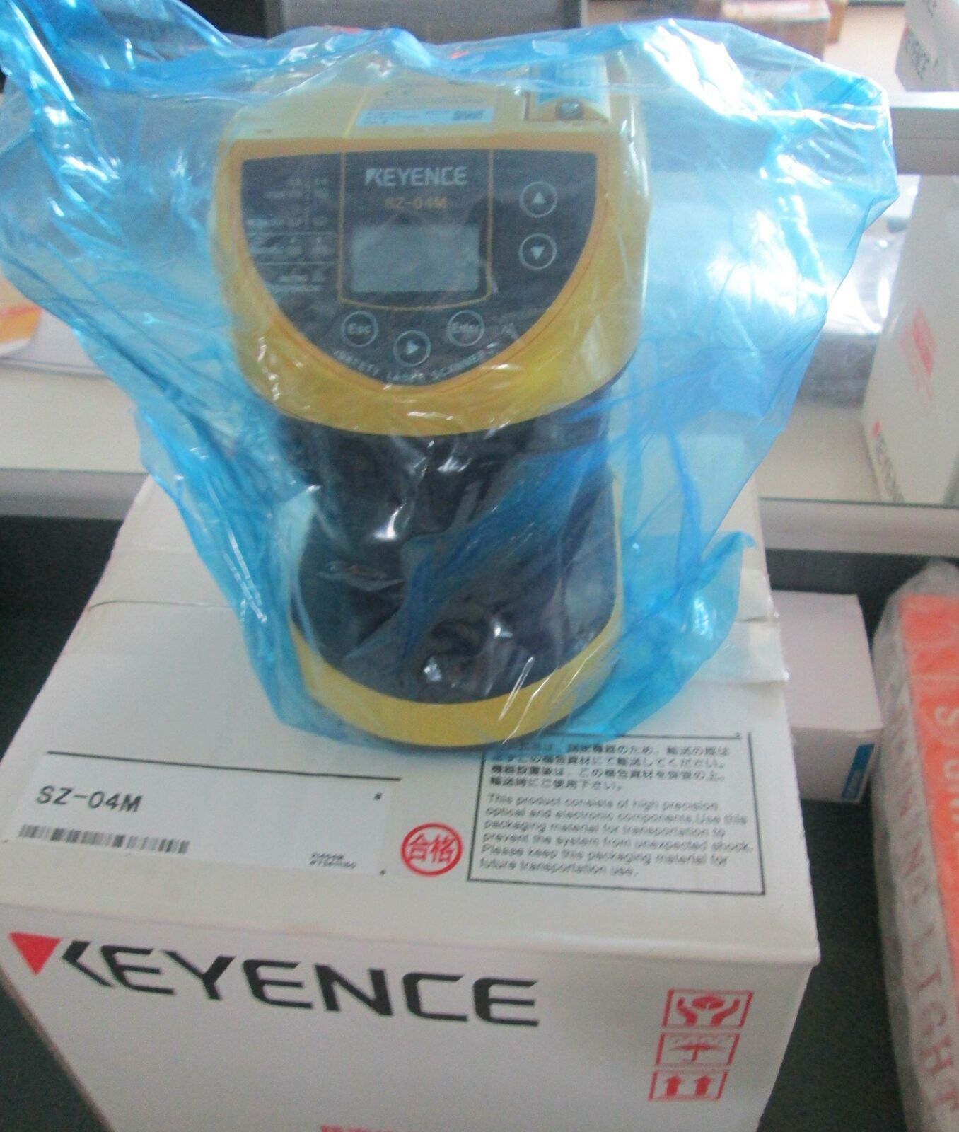 1PCS NEW KEYENCE Laser Scanner KEYENCE SZ-04M Express Shipping