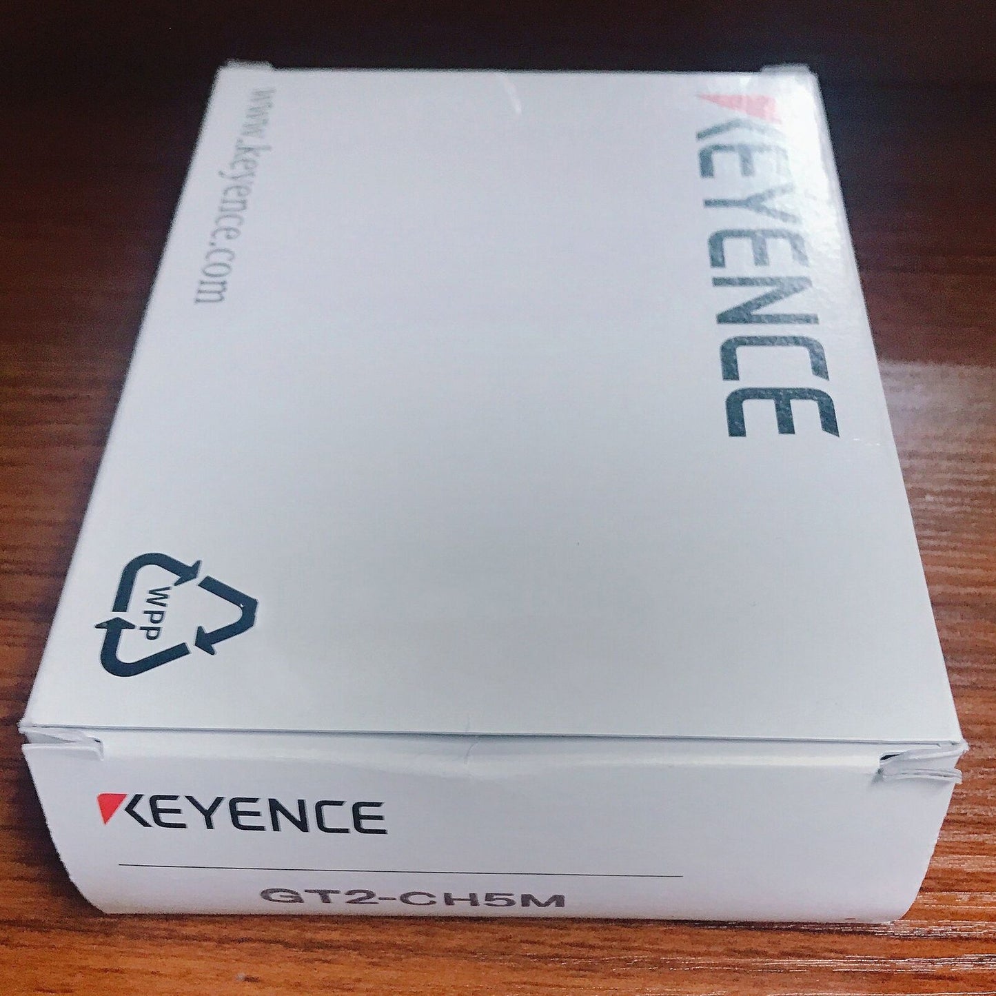 Keyence GT2-CH5M sensor box, white packaging, industrial automation part