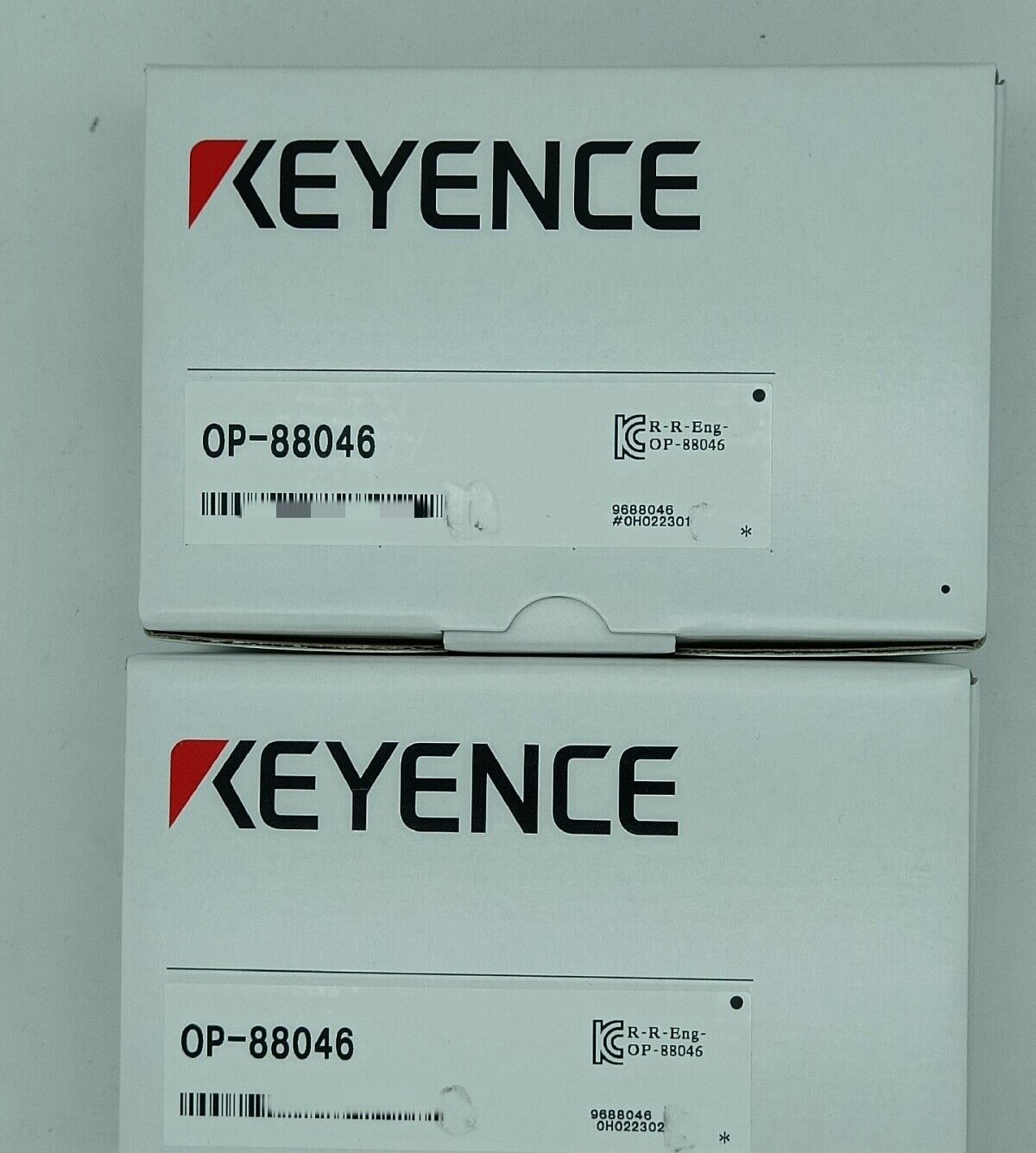 Keyence OP-88046 adapter product box, industrial automation parts, OP88046