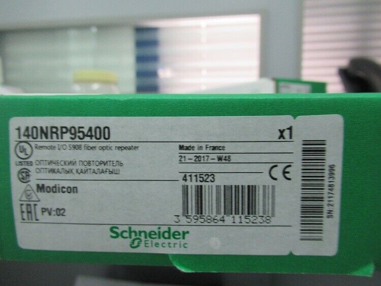 Schneider Electric 140NRP95400 PLC Module, green box, Made in France, fiber optic repeater