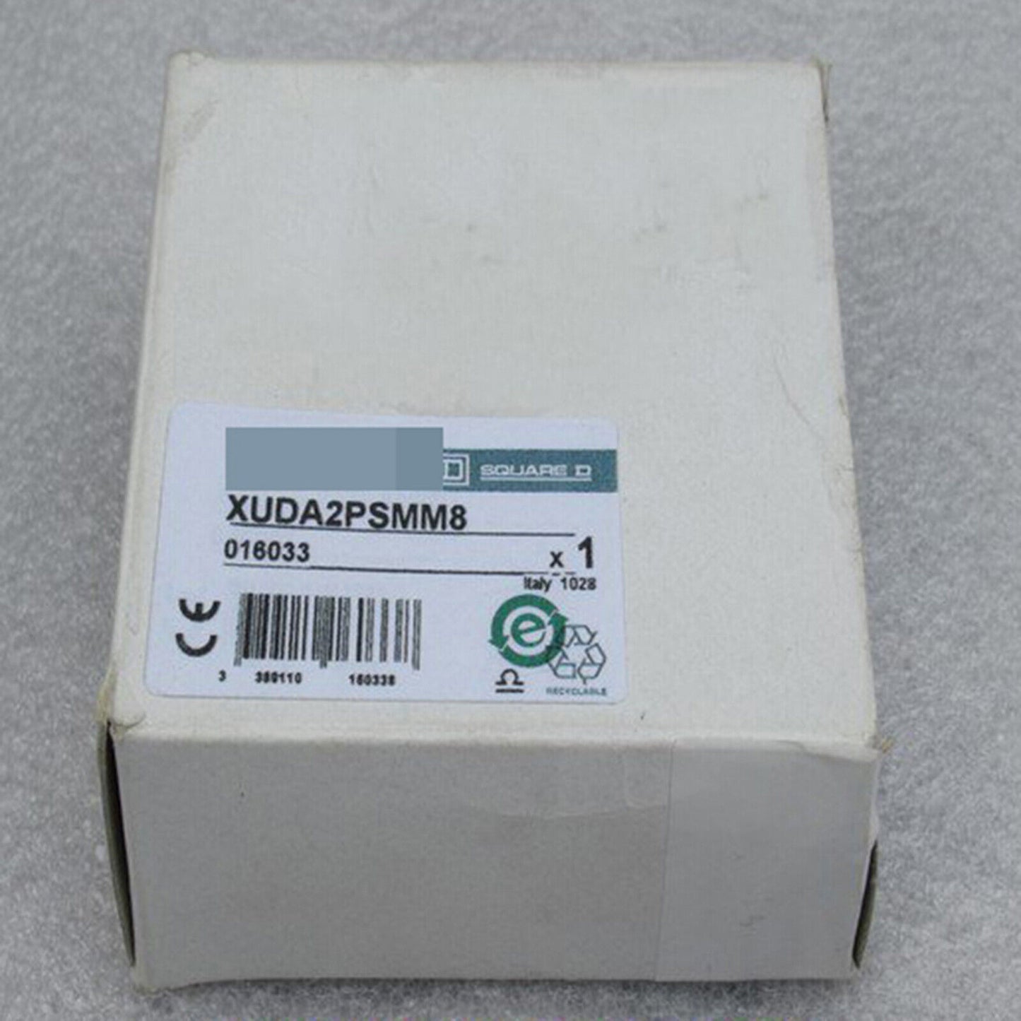 Schneider Electric XUDA2PSMM8 Optical Fiber Amplifier in box