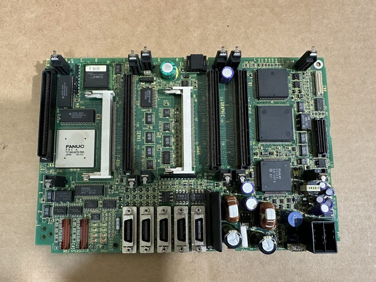 FANUC A20B-8100-0135 PCB industrial automation equipment, green circuit board, fast shipping.