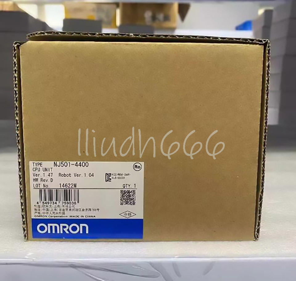 OMRON NJ501-4400 CPU UNIT PLC module in box. Includes model information and OMRON logo.