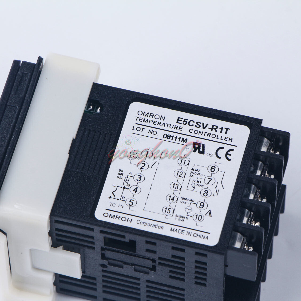 OMRON E5CSV-R1T temperature controller, multi-range model, with wiring diagram, NEW industrial automation part.