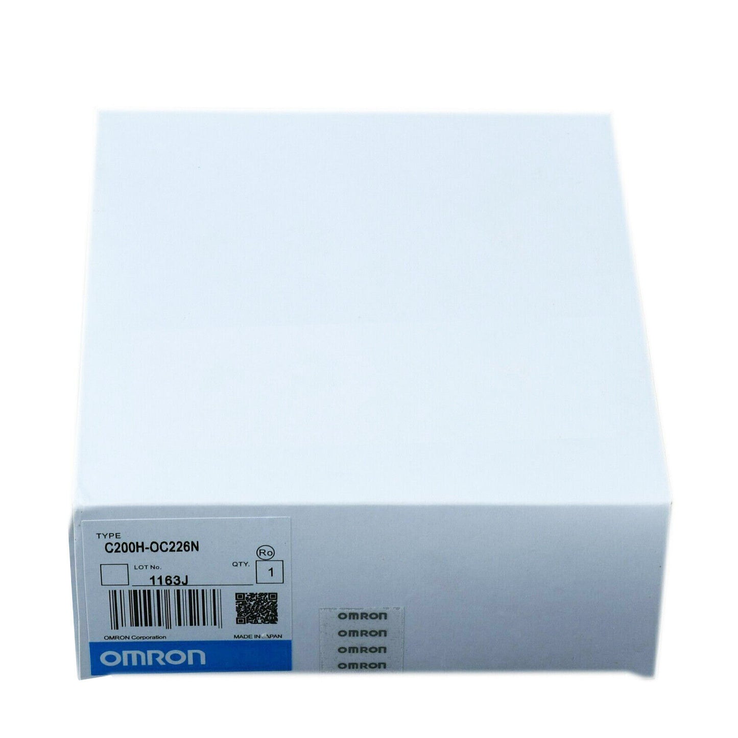Omron C200H-OC226N PLC Programmable Controller in box, featuring model, lot number and quantity.