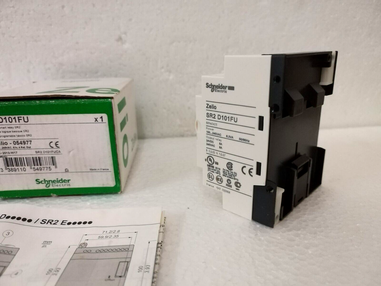 Schneider SR2D101FU Compact Smart Relay, Zelio Logic, 10 I/O, 100...240 V AC