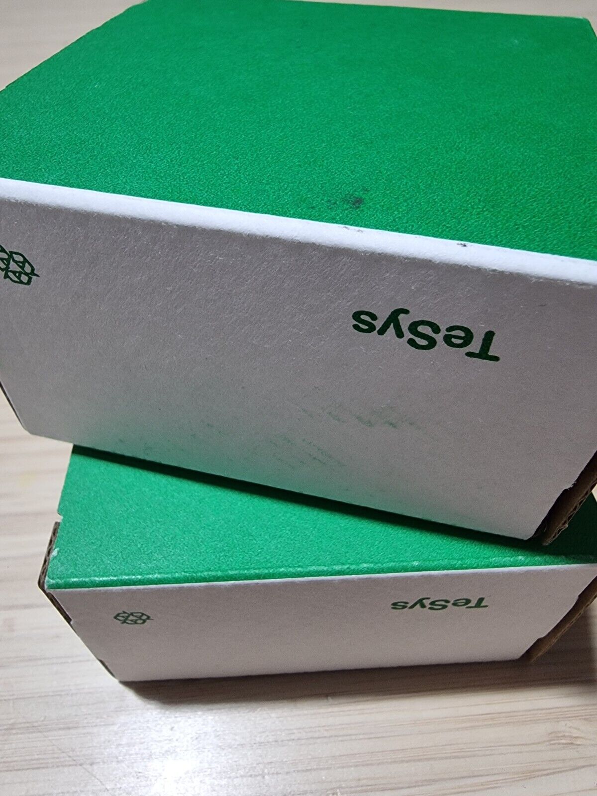TeSys control unit packaging, green and white box, industrial automation part