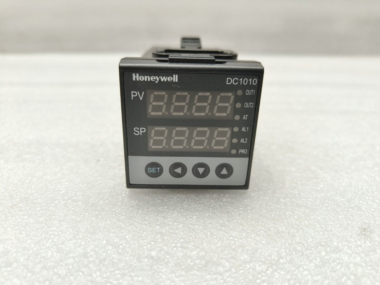 Honeywell DC1010CR-201000-E Digital Temperature Controller